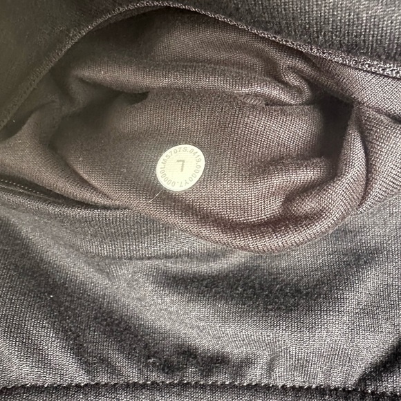 Lululemon men’s sweatpants - Picture 8 of 9